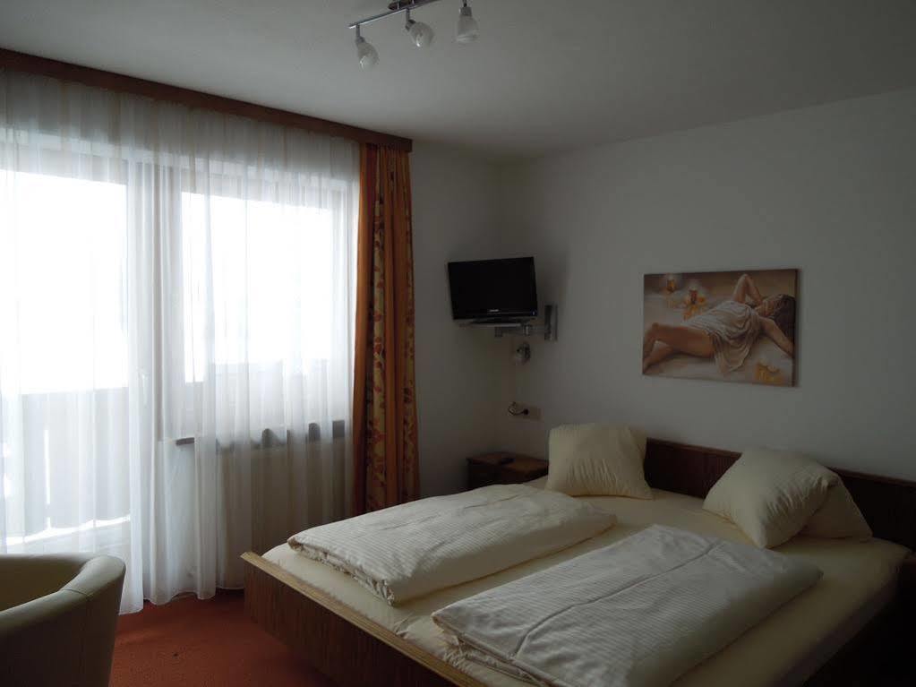 Bed and Breakfast Haus Bergkranz Лермос Екстер'єр фото